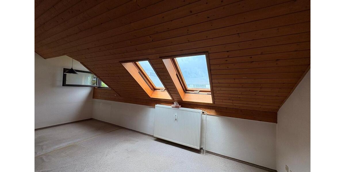 Dachgeschoßwohnung Engelsbrand - 2.5 Zimmer, 55 m&sup2;, 140.000&euro; | Angebot:26914153