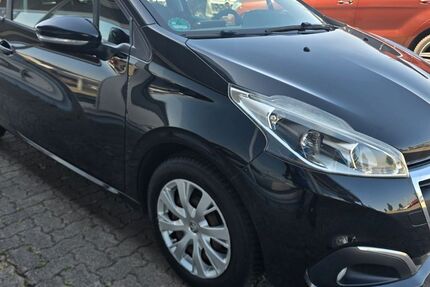 Peugeot 208 86.700 km 2.990 &euro; Ötigheim 76470