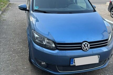VW Touran 141.000 km 7.999 &euro; Berg 76768
