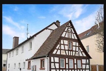 Haus Steinweiler - 7 Zimmer, 255 m&sup2;, 379.900&euro; | Angebot:26886225