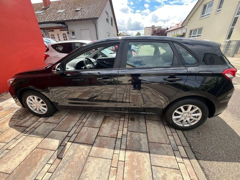 i30