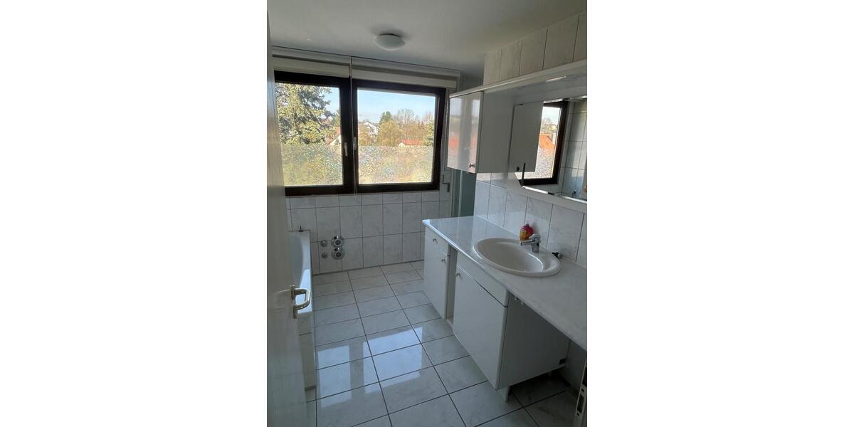 Dachgeschoßwohnung Königsbach-Stein Stein - 2.5 Zimmer, 70 m&sup2;, 720&euro; | Angebot:25446973