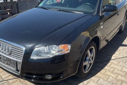 Audi A4 290.000 km 1.999 &euro; Bruchsal 76646