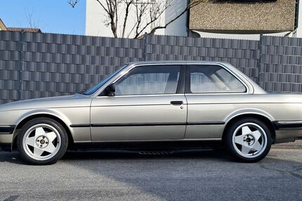 BMW 320 86.000 km 13.900 &euro; Waldbronn 76337