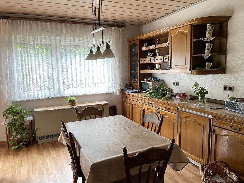 *** Zweifamilienhaus mit Potential für mehr !
