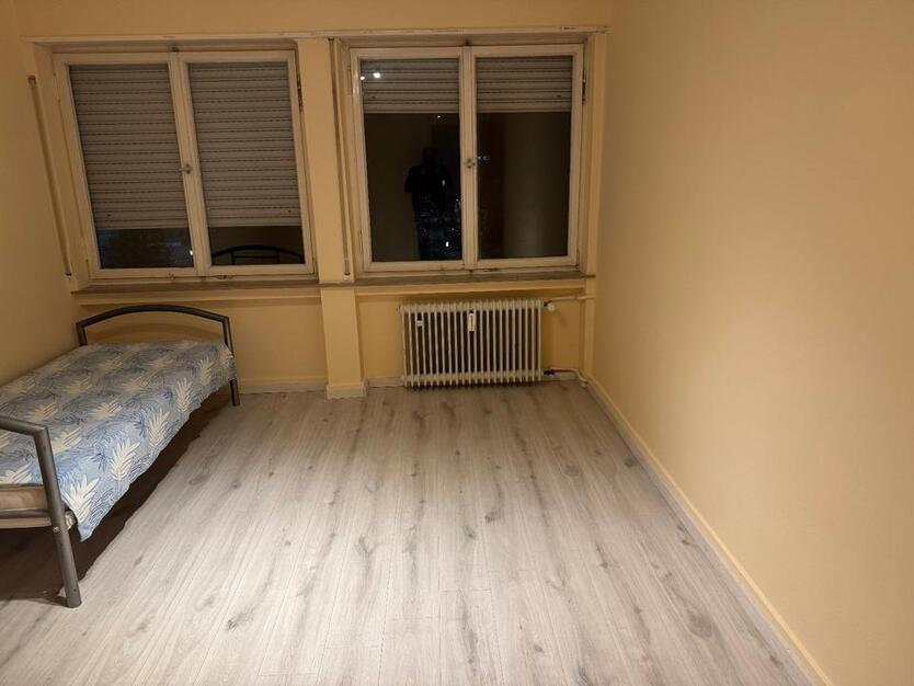 PF-S17-W-3-Mitte Zentrumsnahe 2-Zimmerwohnung im 3.OG zimmer