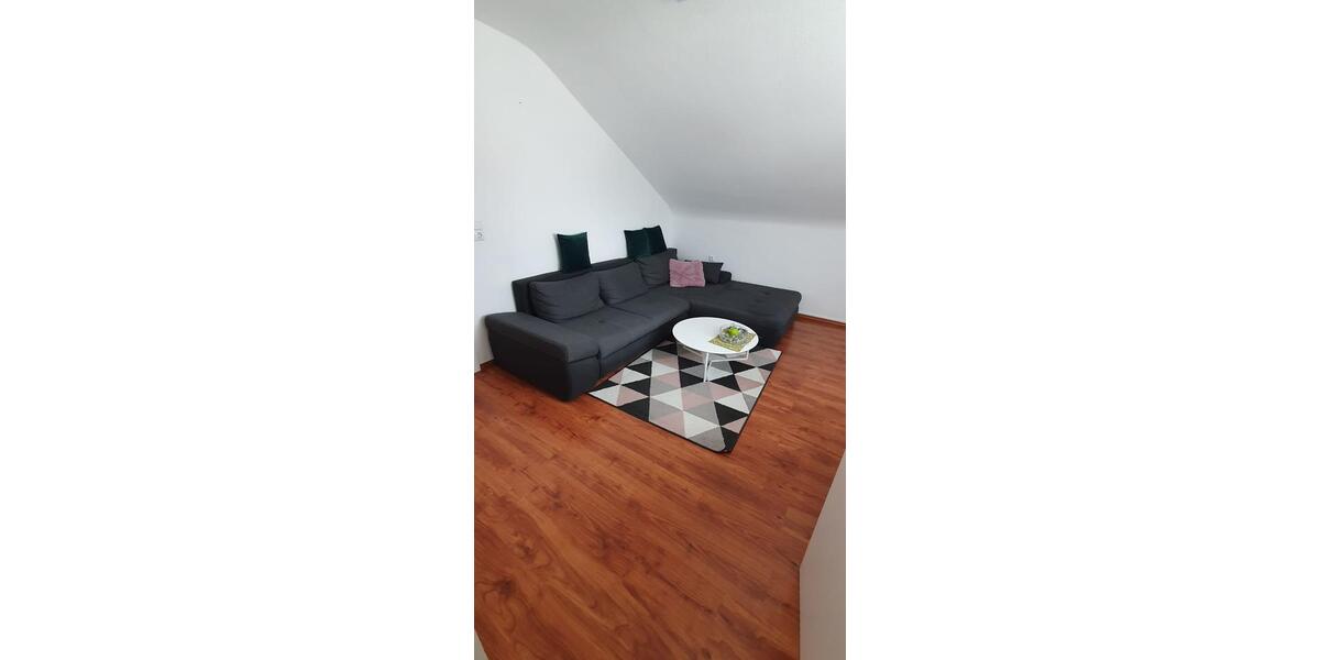 Dachgeschoßwohnung Oberderdingen - 2.5 Zimmer, 62 m&sup2;, 163.000&euro; | Angebot:26972592