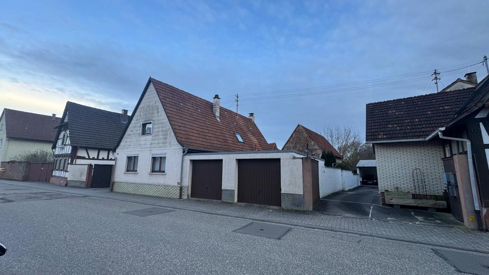 Einfamilienhaus Kandel - 7 Zimmer, 130 m&sup2;, 499.000&euro; | Angebot:26522525