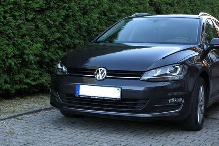 VW Golf 147.708 km 11.900 € Keltern 75210