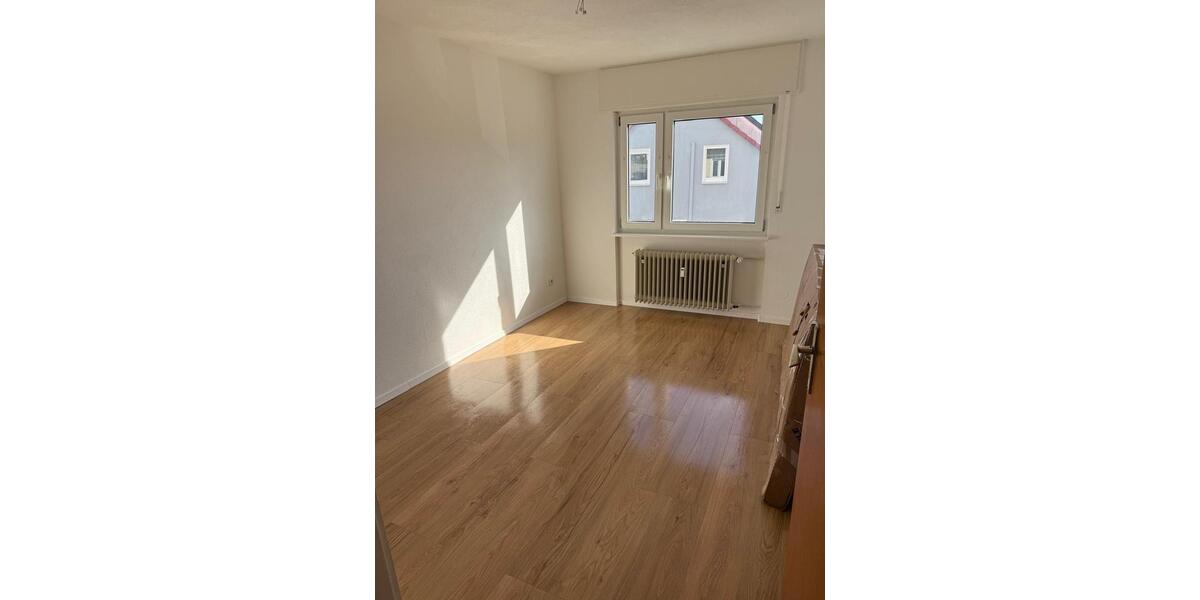 Etagenwohnung Karlsbad - 3.5 Zimmer, 79 m&sup2;, 1.330&euro; | Angebot:25649131