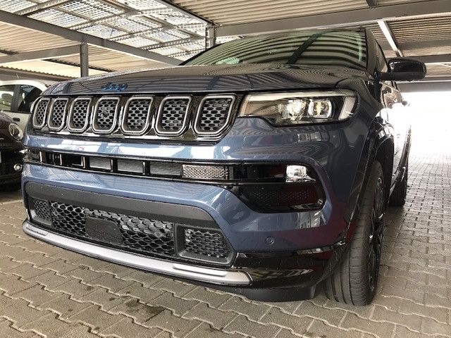 Jeep Compass 10 km 38.990 € Karlsruhe 76185