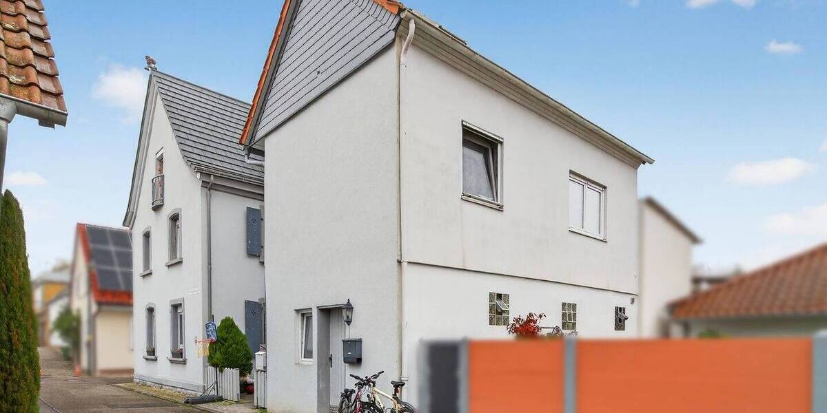 Einfamilienhaus Herxheim bei Landau/Pfalz Herxheim - 8 Zimmer, 216 m&sup2;, 300.000&euro; | Angebot:25680925