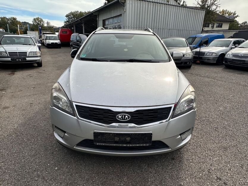 Kia ceed Sportswagon 206.000 km 1.450 € Niefern-Öschelbronn 75223