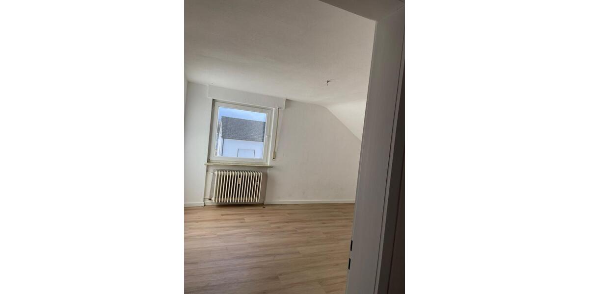 Gemütliche Dachgeschosswohnung 3.5 zimmer