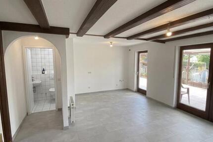 Haus Sinzheim - 2 Zimmer, 144 m&sup2;, 1.600&euro; | Angebot:27649442