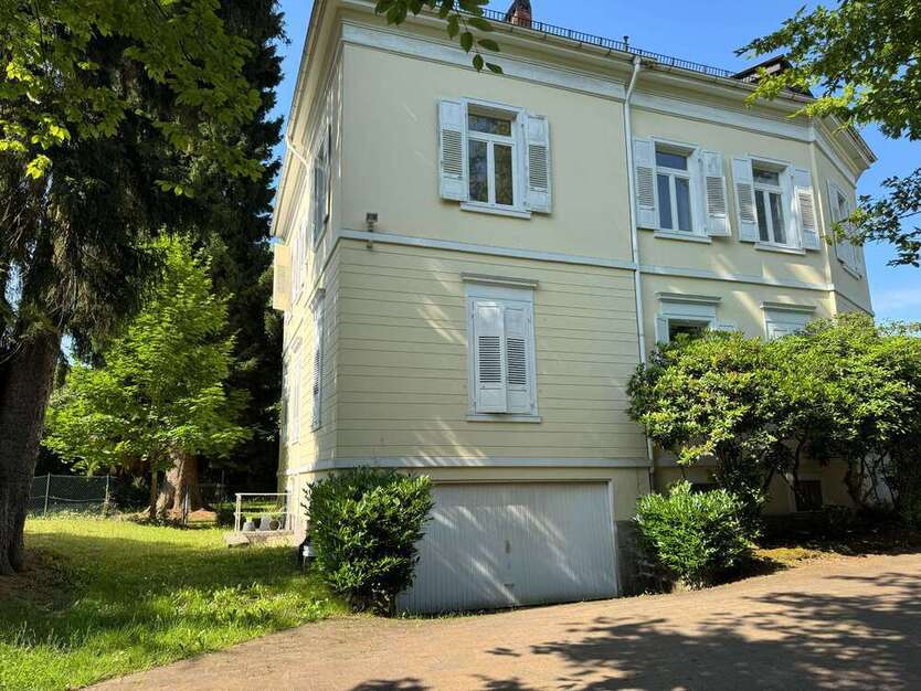 Wohnung zum Mieten in Baden-Baden 2.000 € 181 m²