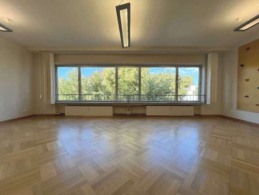 Büro in Bruchsal 2.016 € 224 m²