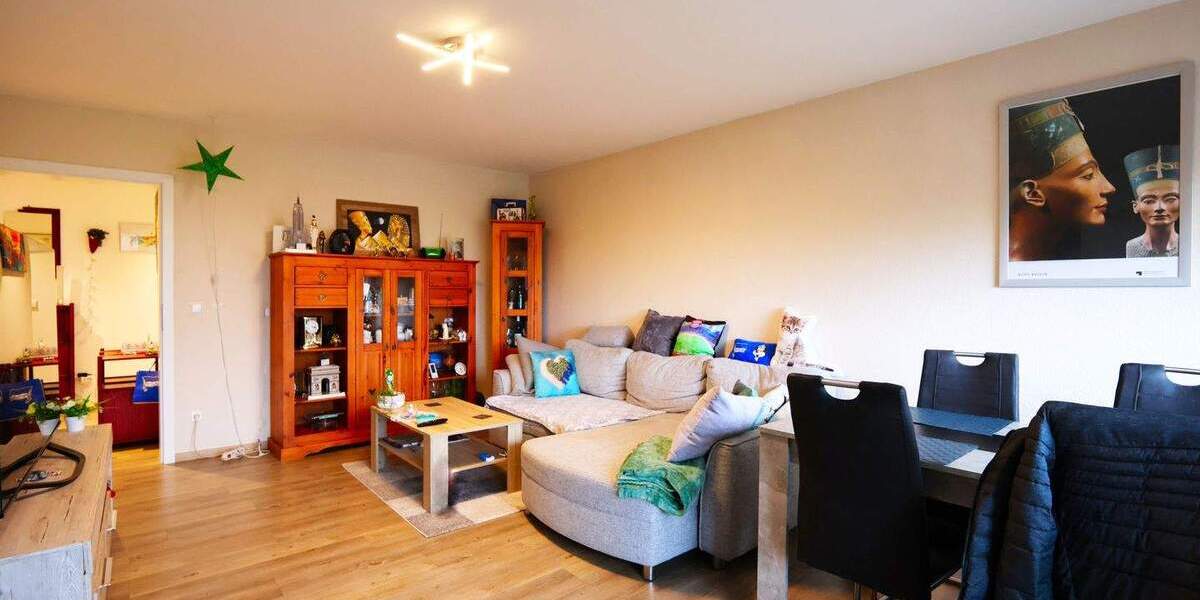 Hochwertig sanierte 3 Zimmer Wohnung mit Balkon und TG-Stellplatz in Pforzheim 3 zimmer