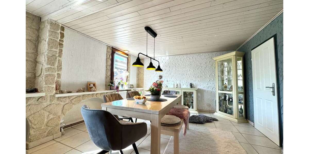 Haus zum Kaufen in Pforzheim 469.000 € 175.7 m² 7 zimmer