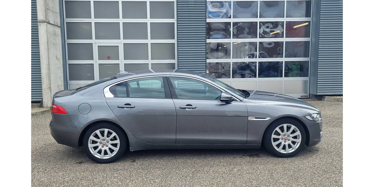 Jaguar XE Pure Klima Navi Kamera 225.000 km 7.998 &euro; Landau 76829