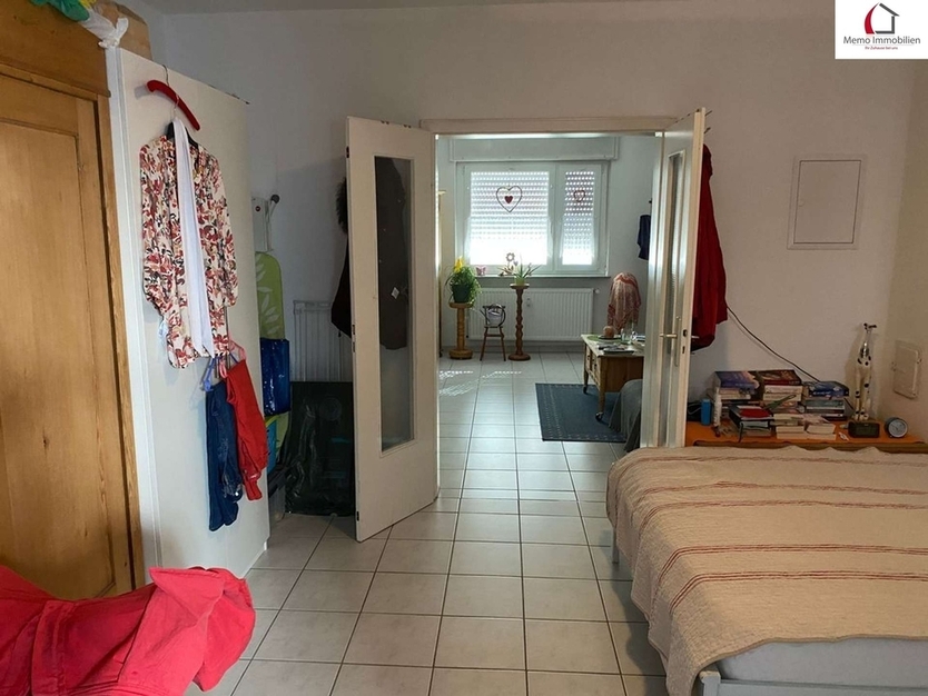 °°° Mehrfamilienhaus MIT 4 WohnungEN, 3 GARAGEN, GARTEN UND AUSBAUPOTENZIAL °°°