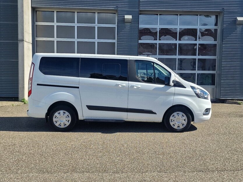 Ford Tourneo Custom 320 L1 H1 Tourneo Trend Klima 60.000 km 31.499 € Landau 76829