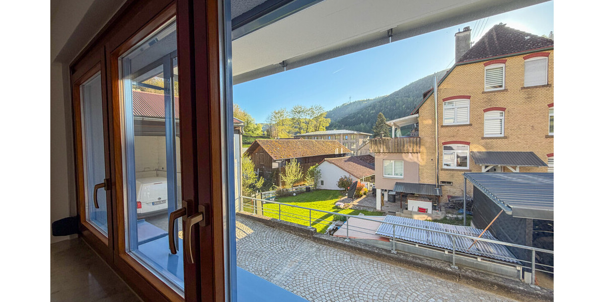 Wohnen wie im eigenen Haus – großzügige 6,5-Zimmer-Wohnung in zentraler Lage - Etagenwohnung Höfen an der Enz Höfen (Enz) | Angebot:27278658