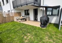 Neuwertige 2 Zimmer Wohnung mit TerrasseGarten & EBK zur Miete