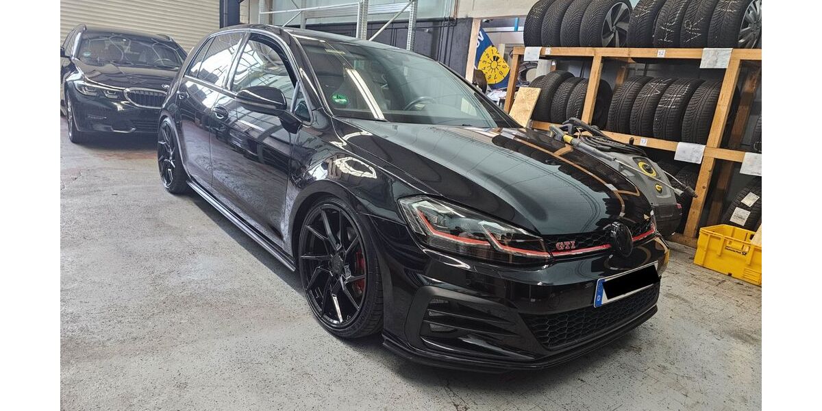 VW Golf 90.000 km 22.000 &euro; Karlsdorf-Neuthard 76689