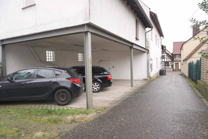 ~~ VERMIETETE ETAGENWOHNUNG IN ZWEITER BAUREIHE IN ZENTRALER LAGE ~~ 3 zimmer