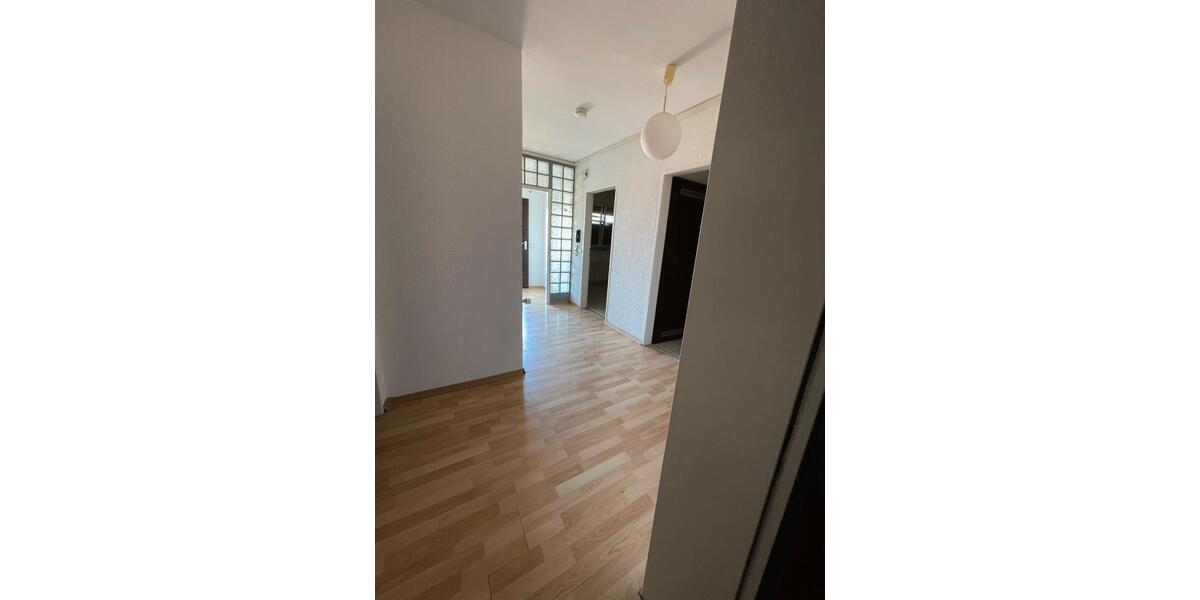 Etagenwohnung Pforzheim - 3 Zimmer, 76 m&sup2;, 780&euro; | Angebot:25750763