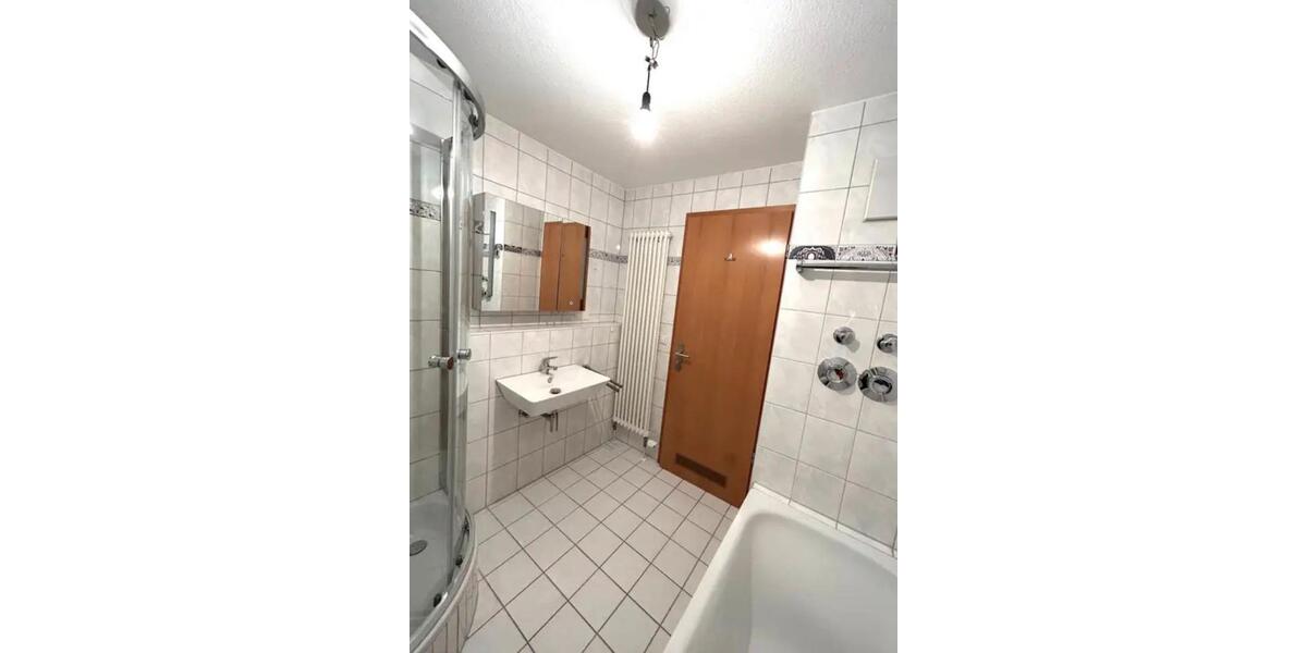 Etagenwohnung Ettlingen - 4 Zimmer, 93 m&sup2;, 1.200&euro; | Angebot:26414138