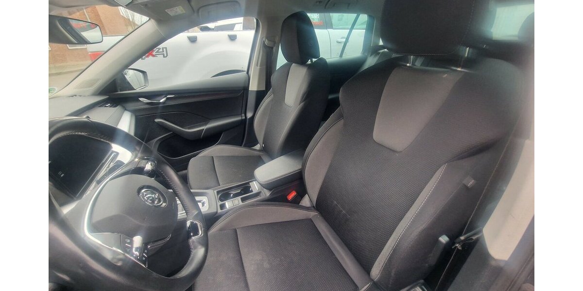 Skoda Octavia Tour 4x4 NAVI Klimaautomatik Automatik 190.000 km 17.899 &euro; Landau 76829