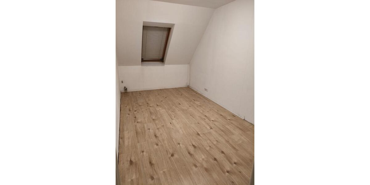 Etagenwohnung Weingarten (Baden) - 2 Zimmer, 70 m&sup2;, 900&euro; | Angebot:24444717