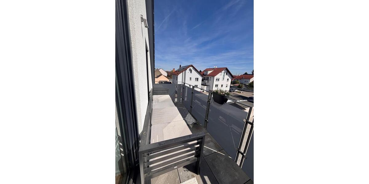 Dachgeschoßwohnung Philippsburg - 3 Zimmer, 82 m&sup2;, 1.150&euro; | Angebot:26311611