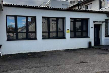 Sehr großzügige 5 Zimmer Wohnung im Hinterhof mit Stellplatz zu verkaufen! 5 zimmer