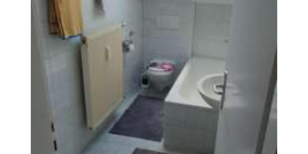 Helle 3-Zimmer DG-Wohnung 3 zimmer