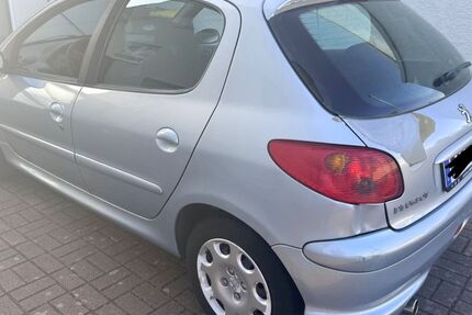 Peugeot 206 107.000 km 1.650 &euro; Durmersheim 76448