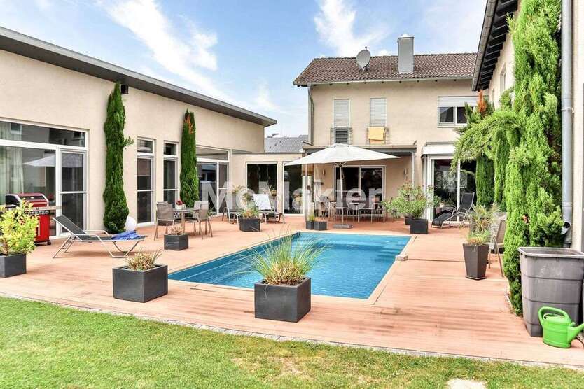 Haus zum Kaufen in Steinmauern 1.099.000 € 242.92 m²
