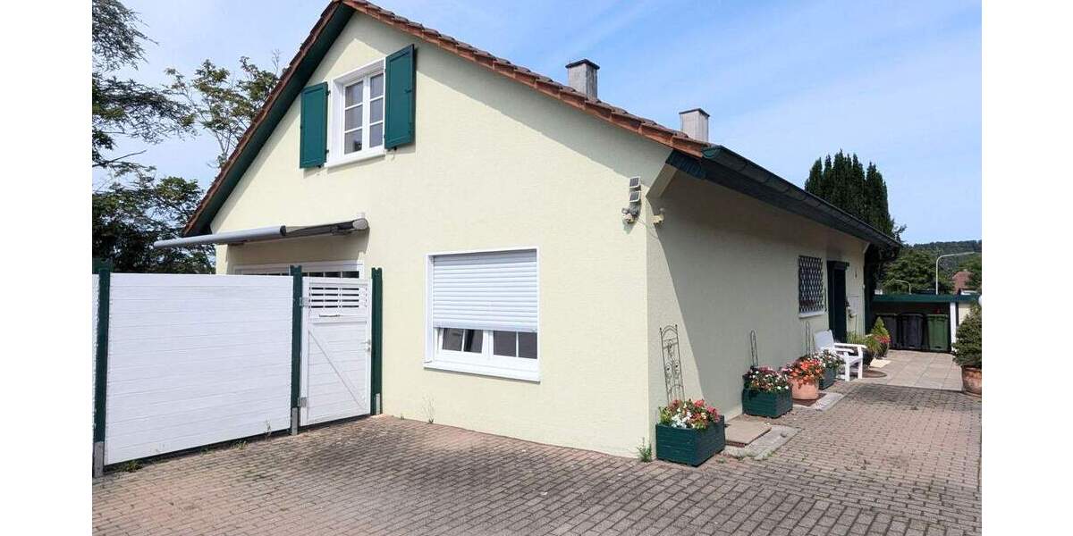 Einfamilienhaus Niefern-Öschelbronn Niefern - 7 Zimmer, 190 m&sup2;, 590.000&euro; | Angebot:25738400