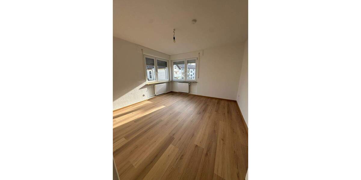 Etagenwohnung Rastatt - 4 Zimmer, 86 m&sup2;, 950&euro; | Angebot:25730174