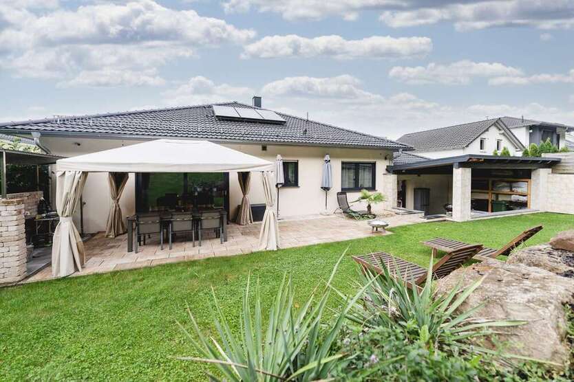 Haus zum Kaufen in Eisingen 960.000 € 262 m²