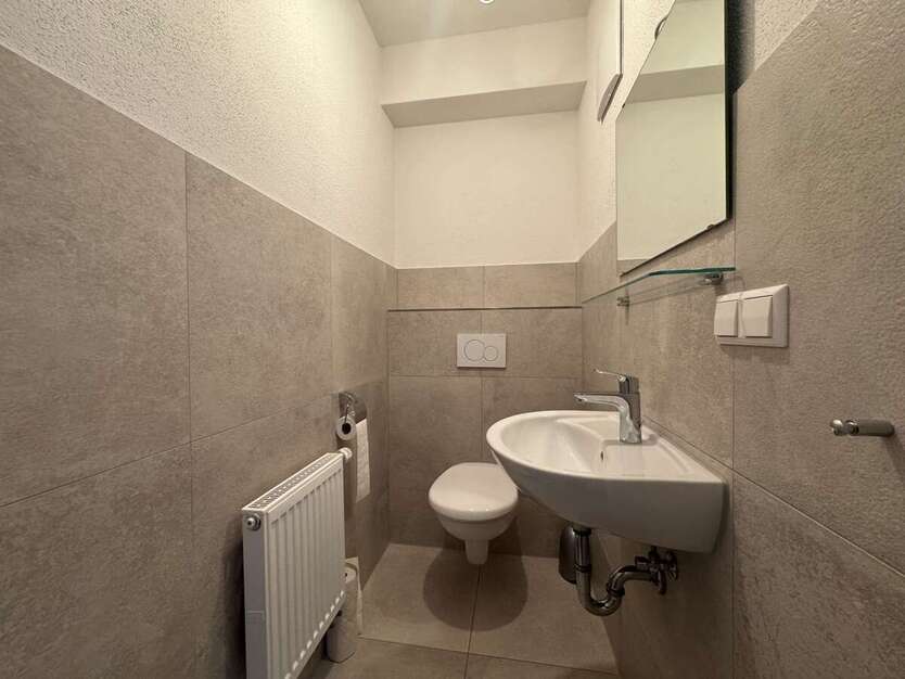 Investieren im Silberstreifen: Wohn-Gewerbeimmobilie mit Garten, Garage & Flexibilitä 6 zimmer