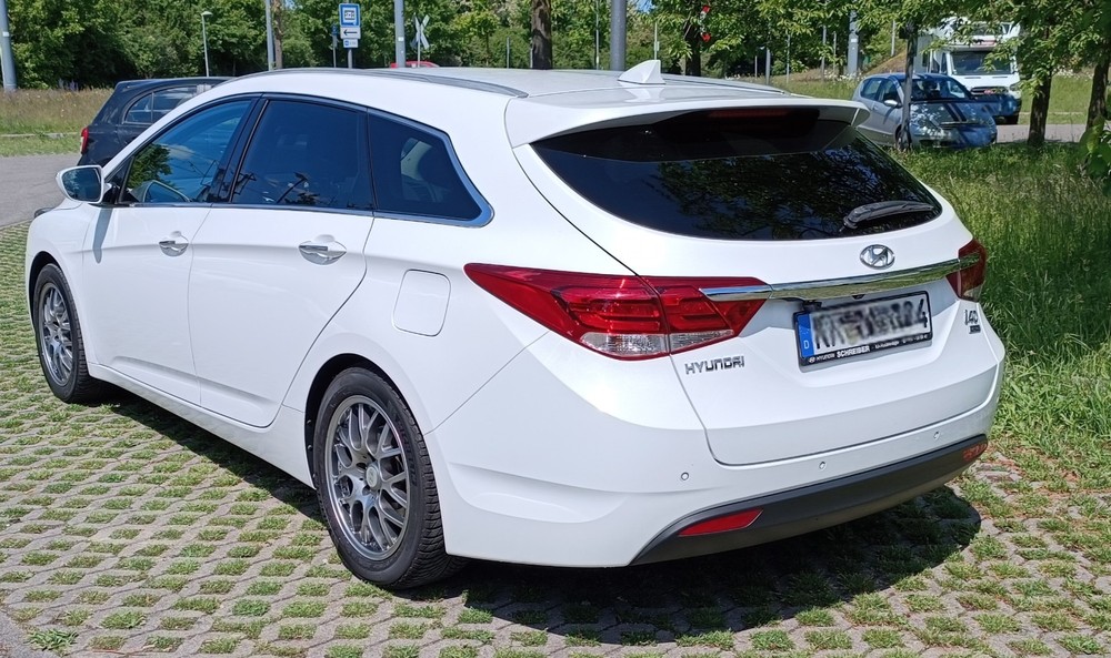 Hyundai i40 166.000 km 10.600 &euro; Karlsruhe 76133