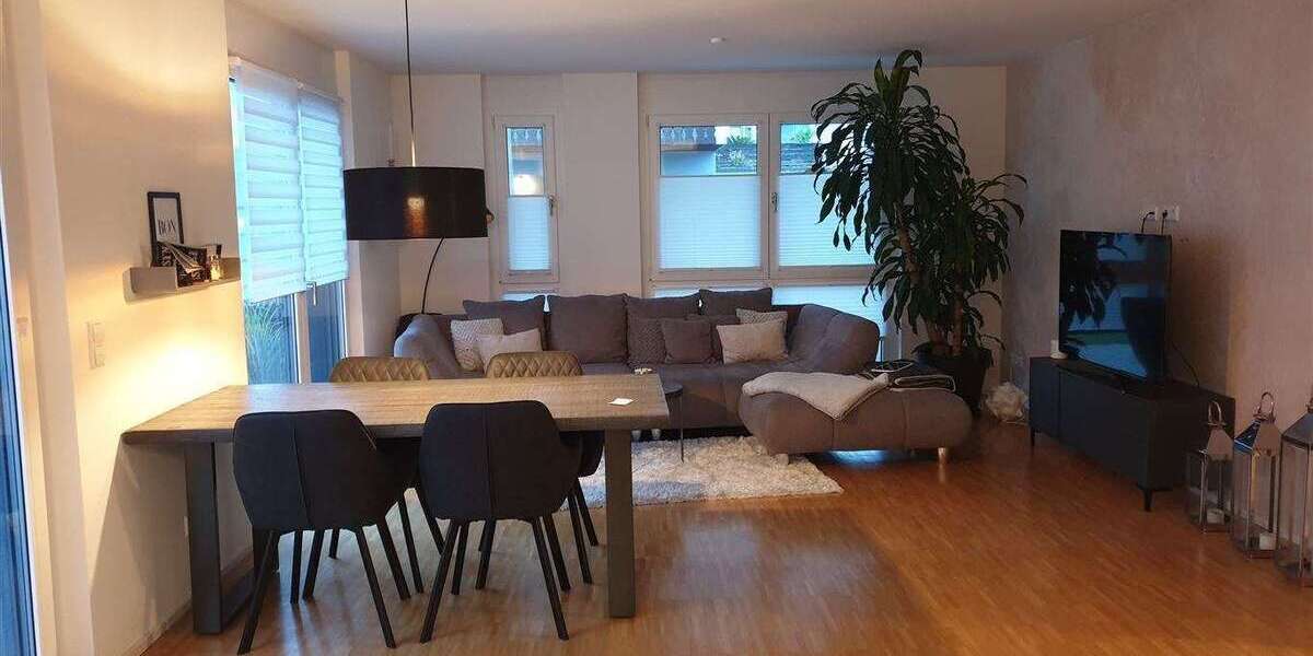 Etagenwohnung Baden-Baden Baden - 4 Zimmer, 117 m&sup2;, 1.200&euro; | Angebot:26162992