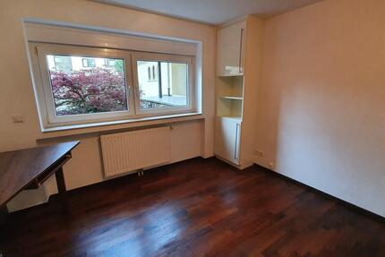 Geschmackvolle 2-Raum-Erdgeschosswohnung in Baden-Baden zimmer