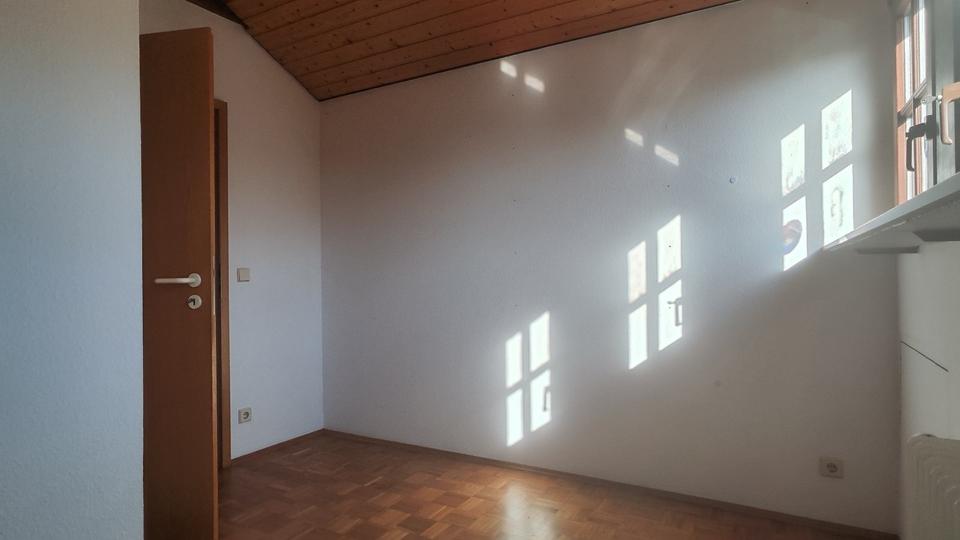 Dachgeschoßwohnung Waldbronn - 4 Zimmer, 96 m&sup2;, 331.000&euro; | Angebot:25301705