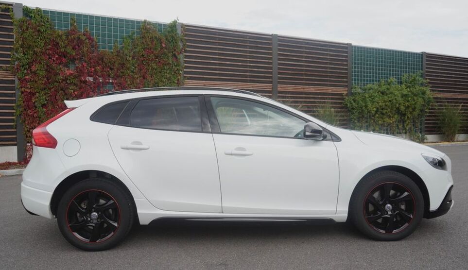 Volvo V40 Cross Country 104.000 km 14.600 € Waldbronn 76337