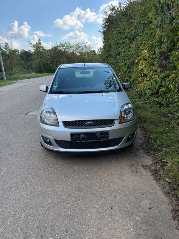 Ford Fiesta 172.000 km 2.850 € Hördt 76771
