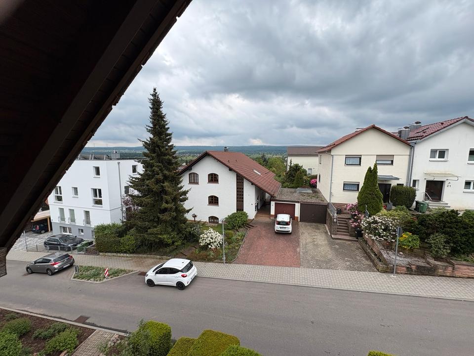 Dachgeschoßwohnung Karlsbad - 3.5 Zimmer, 95 m&sup2;, 299.000&euro; | Angebot:27243203